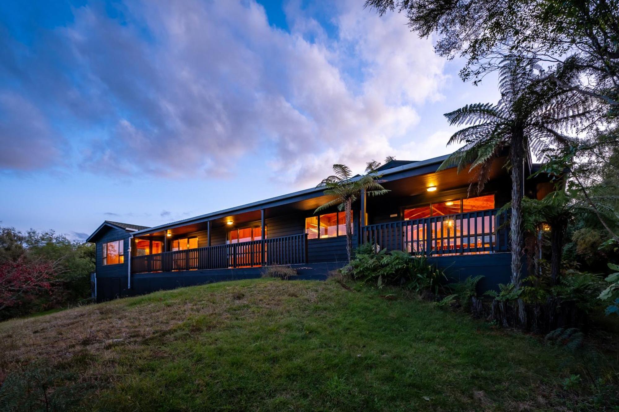 Lake View Lodge - Taupo Holiday Home Kuratau Exteriér fotografie