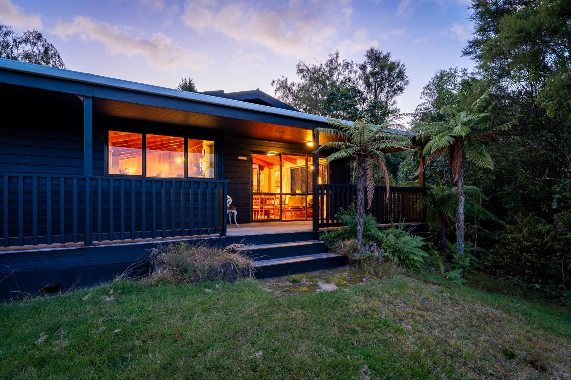 Lake View Lodge - Taupo Holiday Home Kuratau Exteriér fotografie